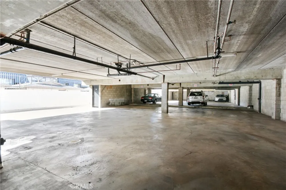 14110 Yukon Hawthorne, CA 90250