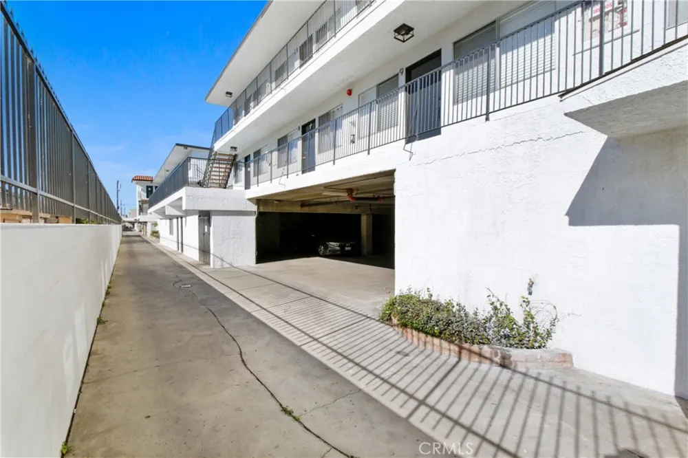 14110 Yukon Hawthorne, CA 90250