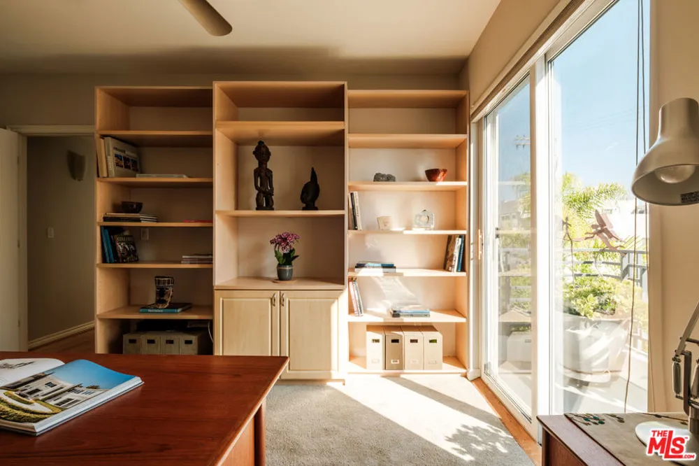 1176 Wellesley Avenue #PH2 Los Angeles, CA 90049