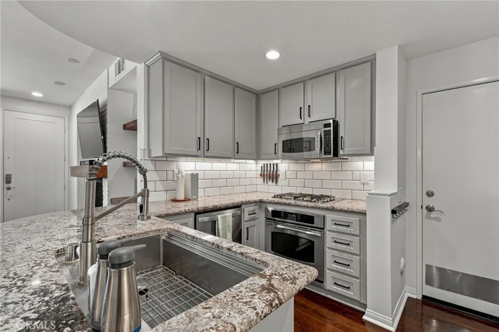 12 Midtown Aliso Viejo, CA 92656