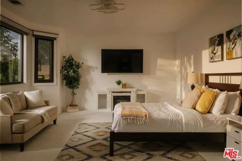 5474 Amber Circle Calabasas, CA 91302