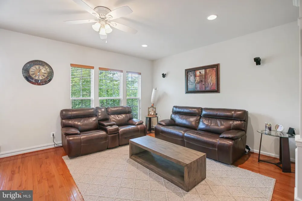 25501 AMBER GATE TERRACE Chantilly, VA 20152