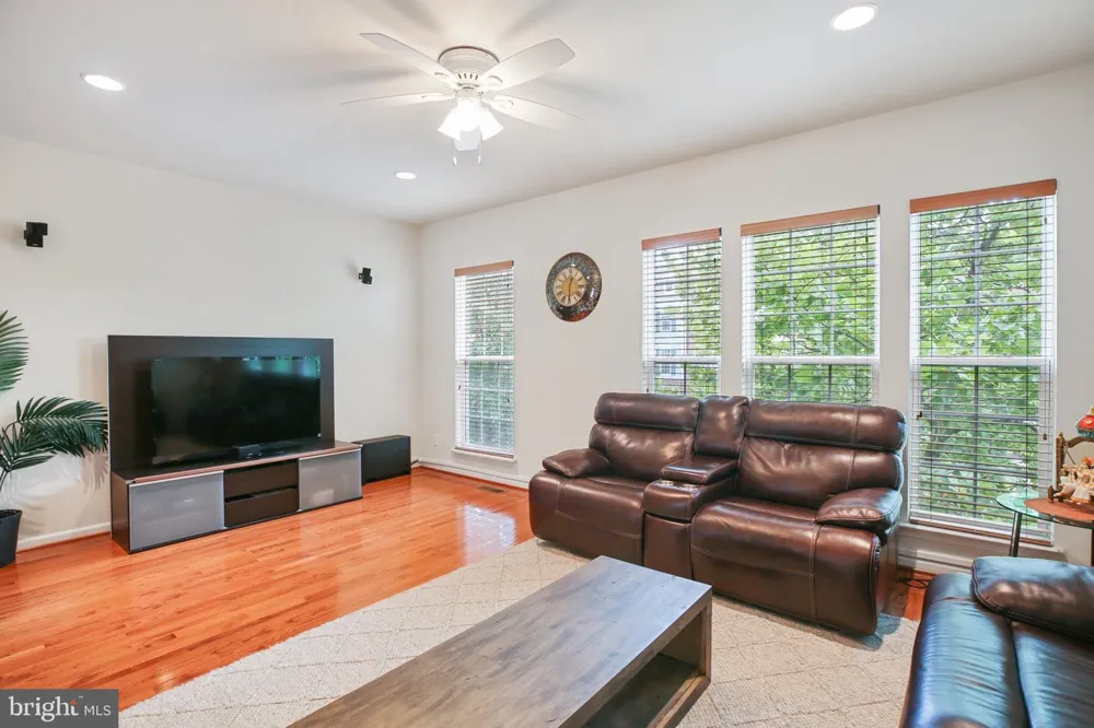 25501 AMBER GATE TERRACE Chantilly, VA 20152