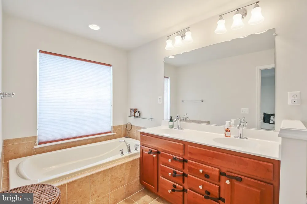 25501 AMBER GATE TERRACE Chantilly, VA 20152
