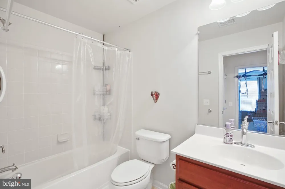 25501 AMBER GATE TERRACE Chantilly, VA 20152