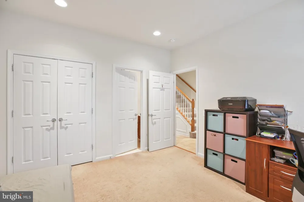 25501 AMBER GATE TERRACE Chantilly, VA 20152