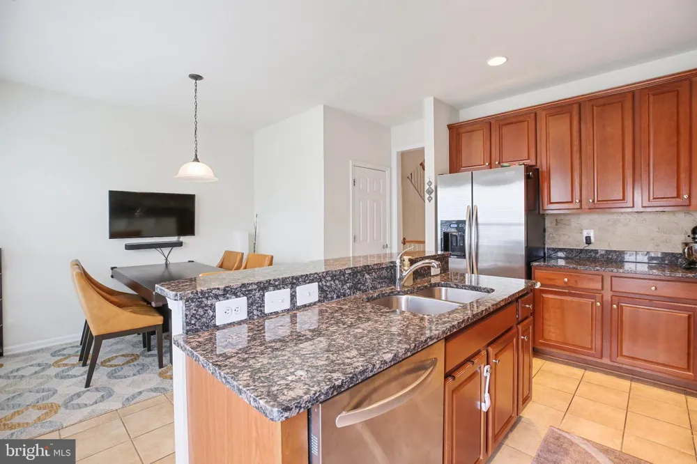 25501 AMBER GATE TERRACE Chantilly, VA 20152