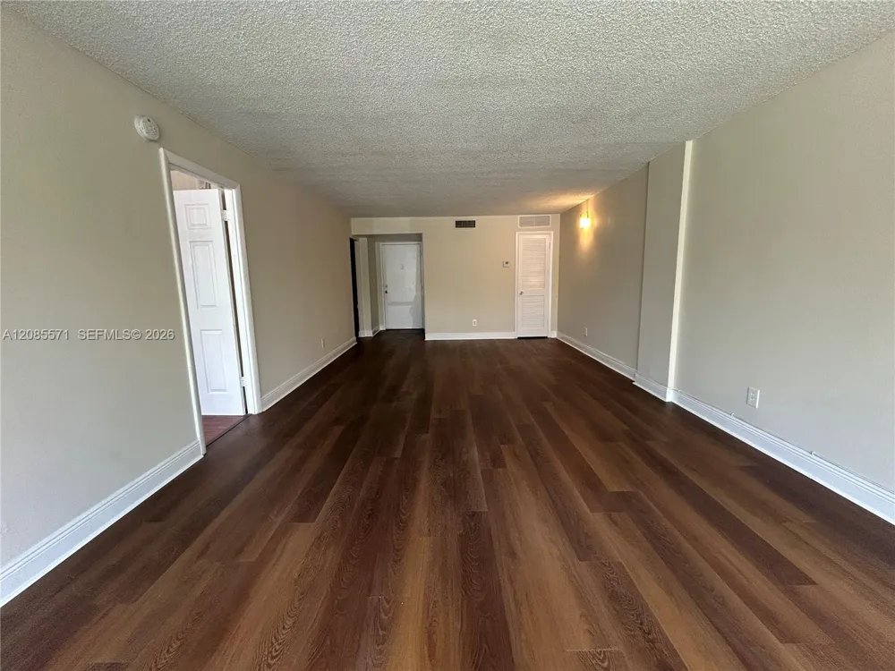 700 NW 214th St #116 Miami Gardens, FL 33169
