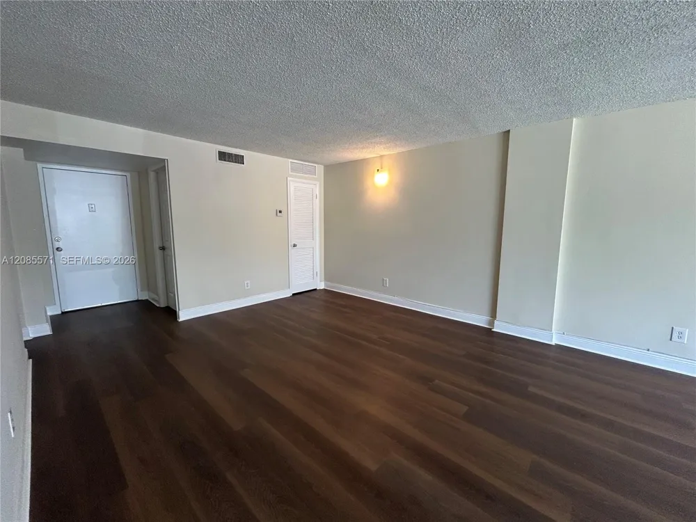 700 NW 214th St #116 Miami Gardens, FL 33169