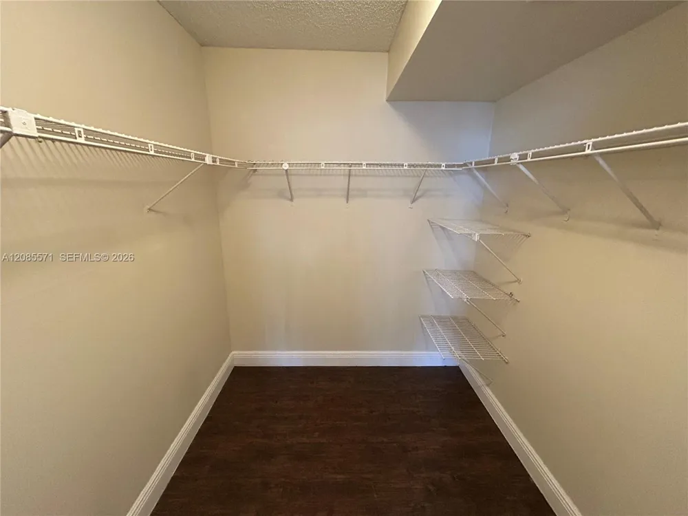 700 NW 214th St #116 Miami Gardens, FL 33169