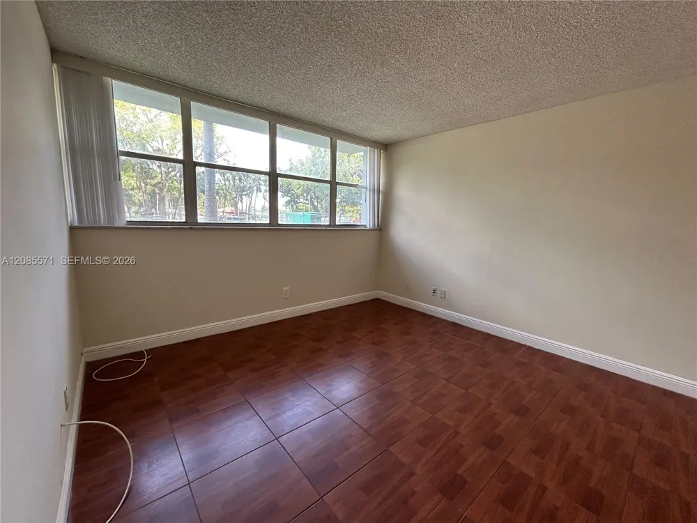700 NW 214th St #116 Miami Gardens, FL 33169