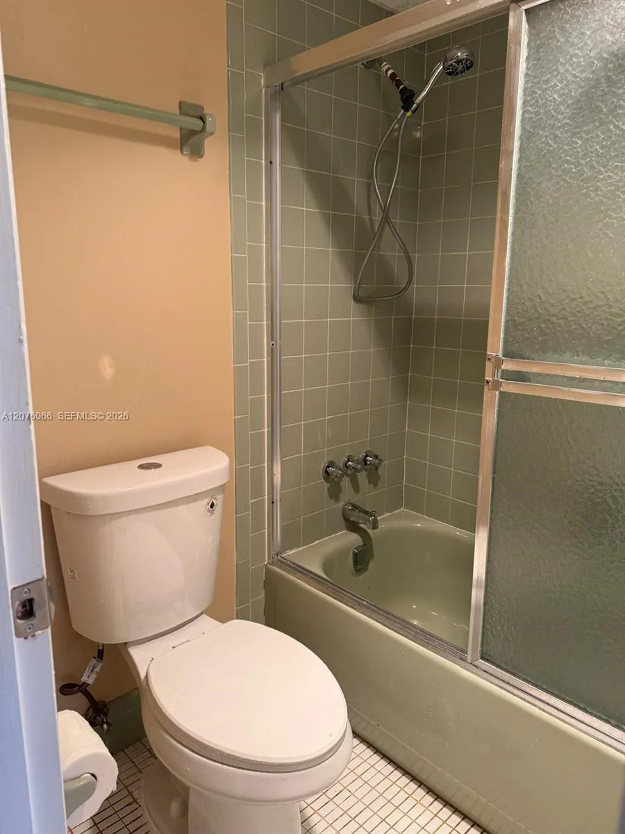7797 Golf Cir Dr #102 Margate, FL 33063