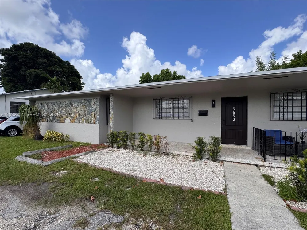 3632 SW 87th Ave #FRONT Miami, FL 33165