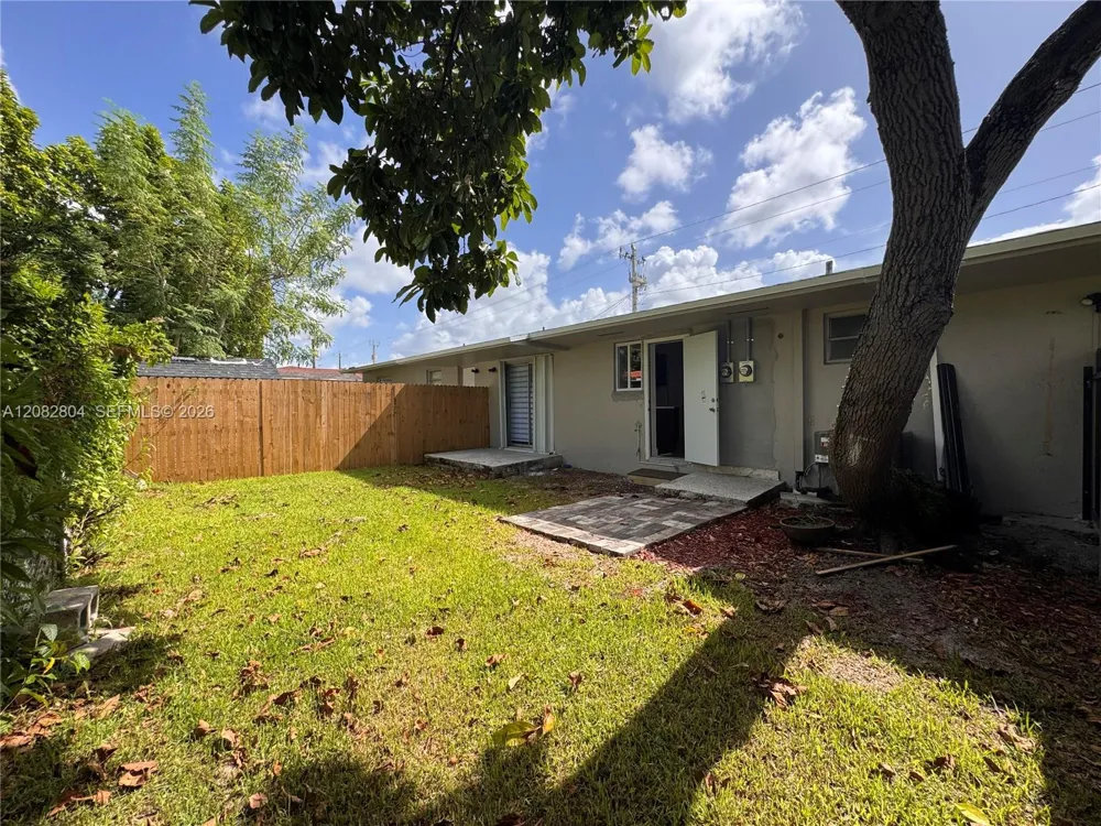 3632 SW 87th Ave #FRONT Miami, FL 33165