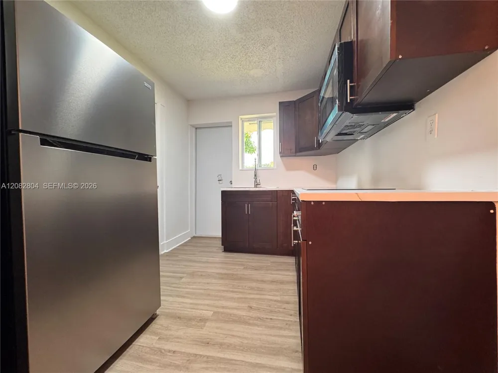3632 SW 87th Ave #FRONT Miami, FL 33165