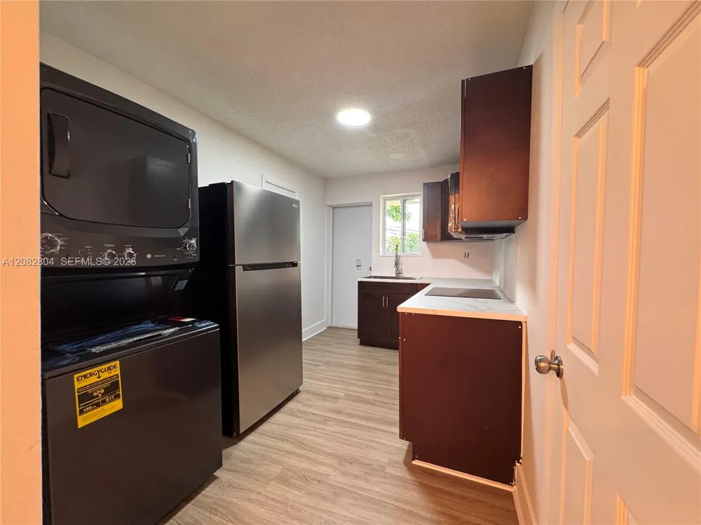 3632 SW 87th Ave #FRONT Miami, FL 33165
