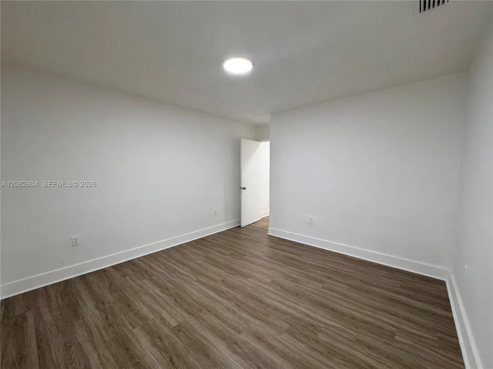 3632 SW 87th Ave #FRONT Miami, FL 33165