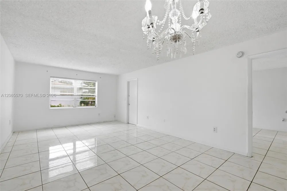 19051 NE 2nd Ave #1503 Miami, FL 33179