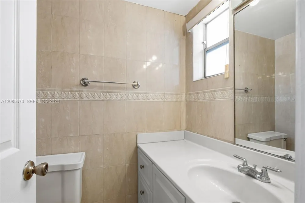 19051 NE 2nd Ave #1503 Miami, FL 33179