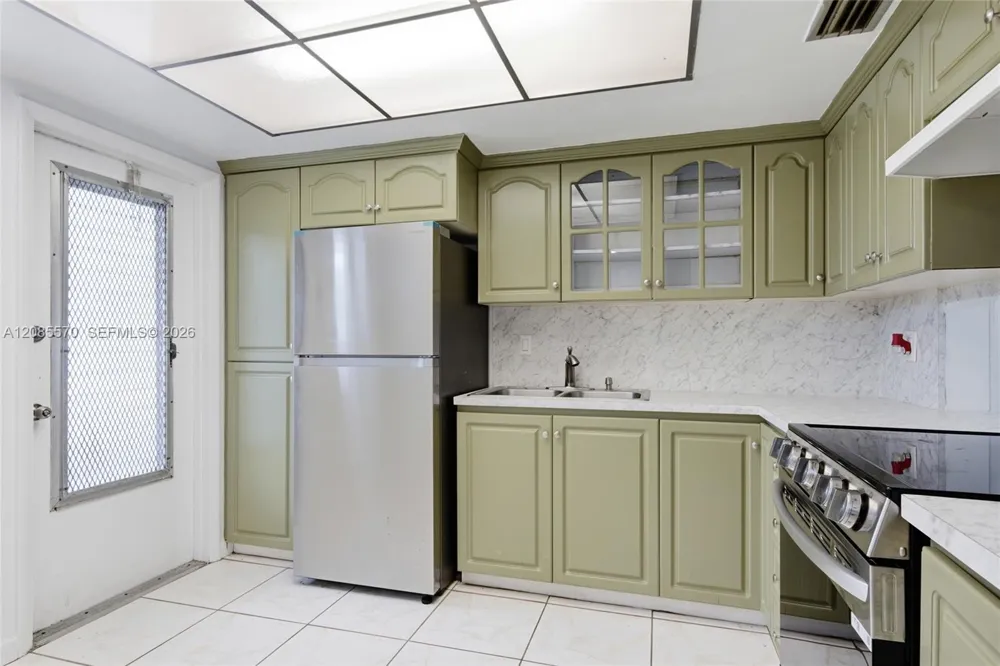 19051 NE 2nd Ave #1503 Miami, FL 33179