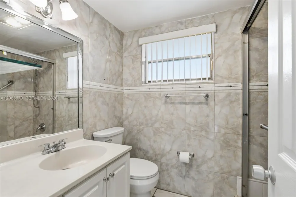 19051 NE 2nd Ave #1503 Miami, FL 33179