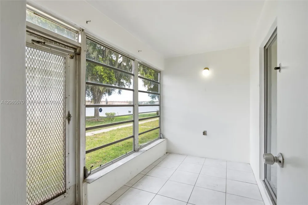 19051 NE 2nd Ave #1503 Miami, FL 33179