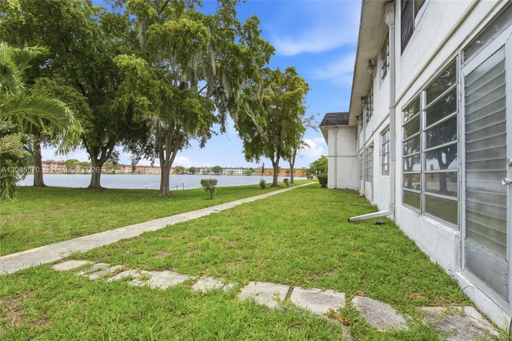 19051 NE 2nd Ave #1503 Miami, FL 33179