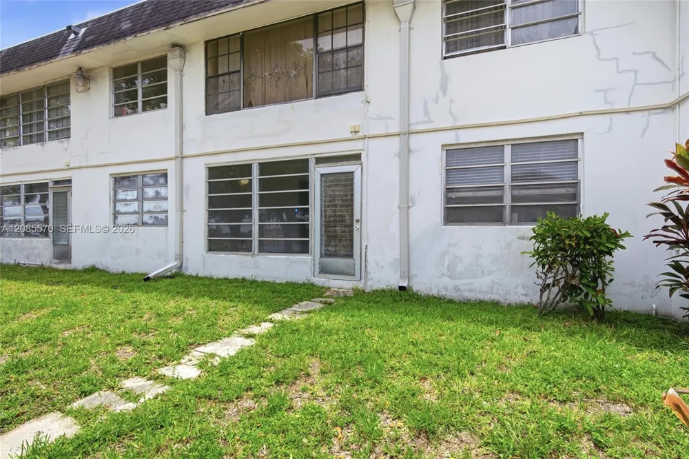 19051 NE 2nd Ave #1503 Miami, FL 33179