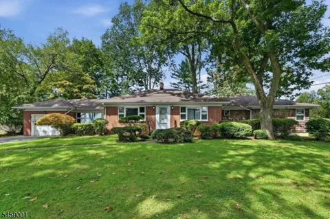 23 Glendale Dr
