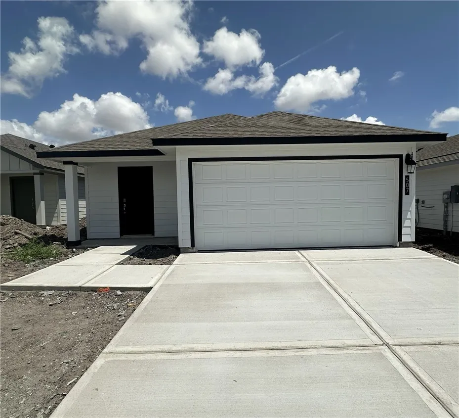 507 Meansville Drive Odem, TX 78370