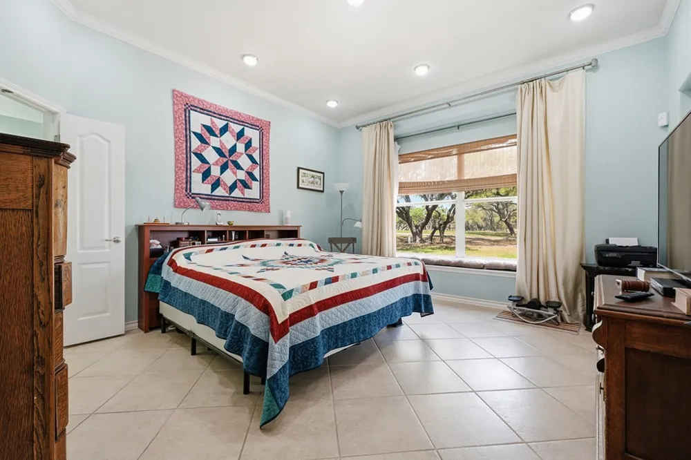325 Champions Drive Rockport, TX 78382