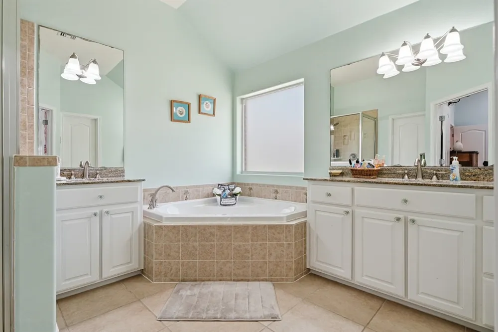 325 Champions Drive Rockport, TX 78382