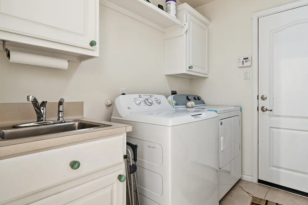 325 Champions Drive Rockport, TX 78382