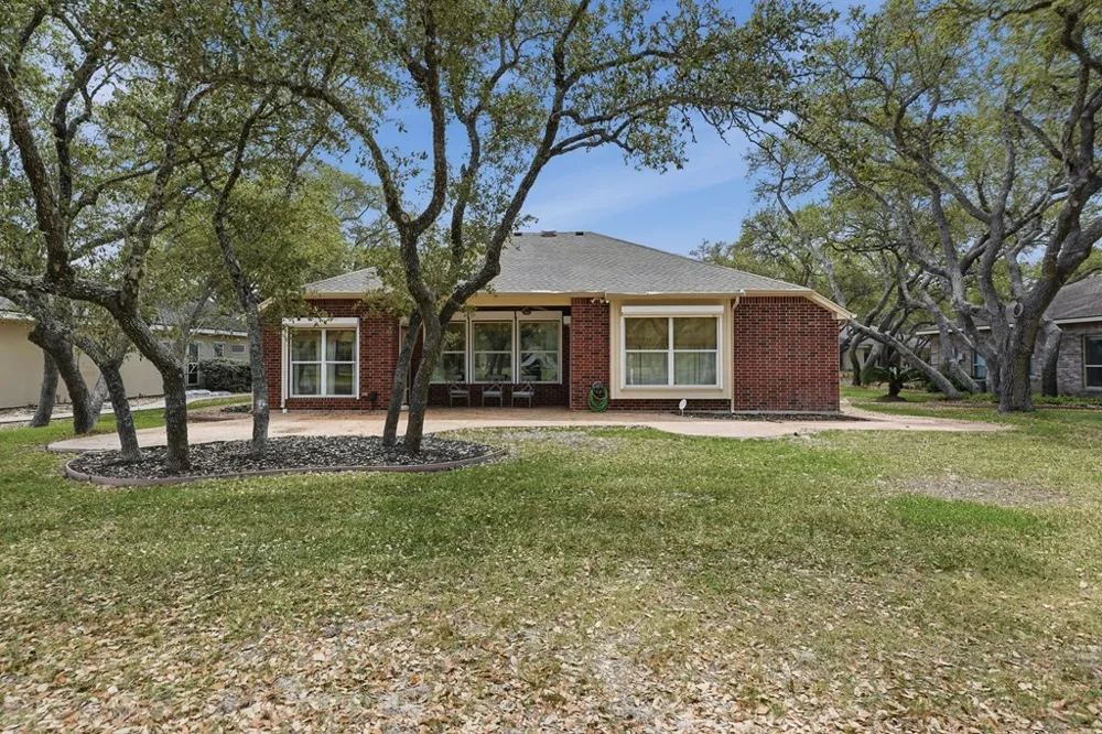325 Champions Drive Rockport, TX 78382
