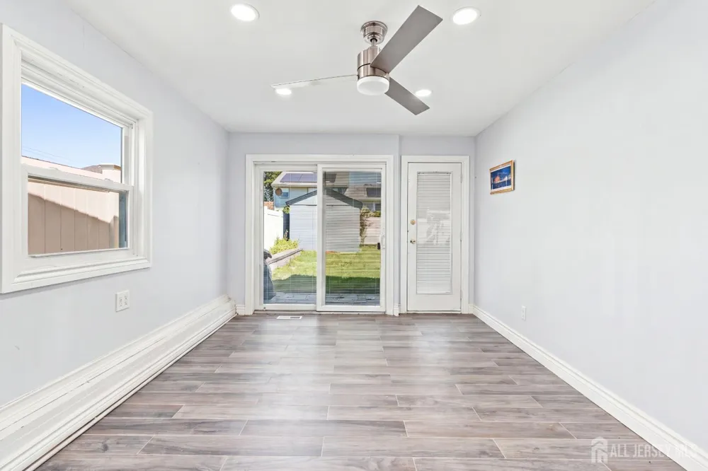 25 Penn Street Fords, NJ 08863
