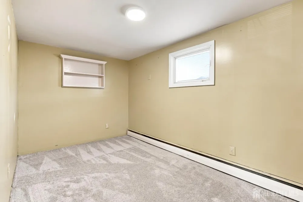 25 Penn Street Fords, NJ 08863