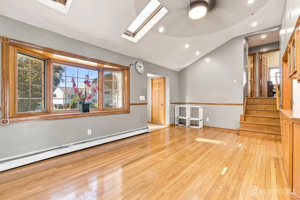 25 Penn Street Fords, NJ 08863
