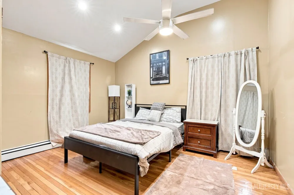 25 Penn Street Fords, NJ 08863