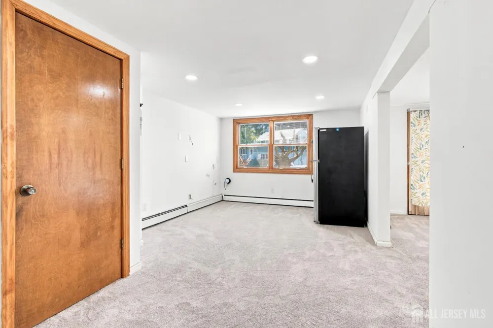 25 Penn Street Fords, NJ 08863