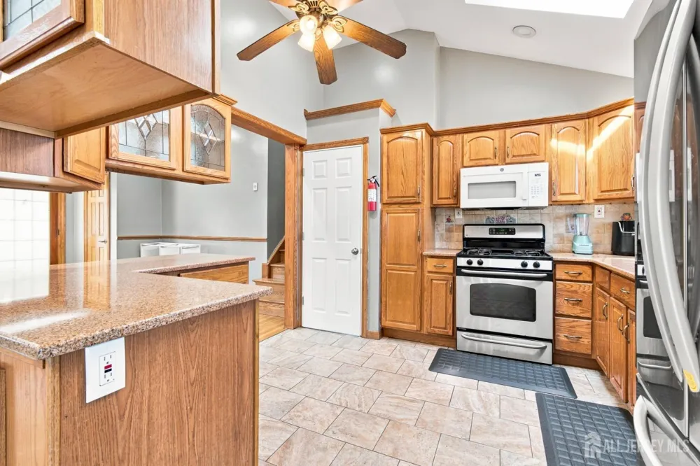 25 Penn Street Fords, NJ 08863