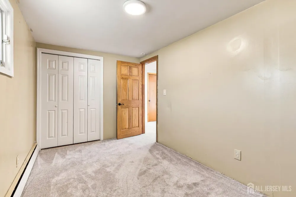 25 Penn Street Fords, NJ 08863