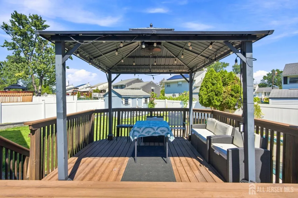 25 Penn Street Fords, NJ 08863