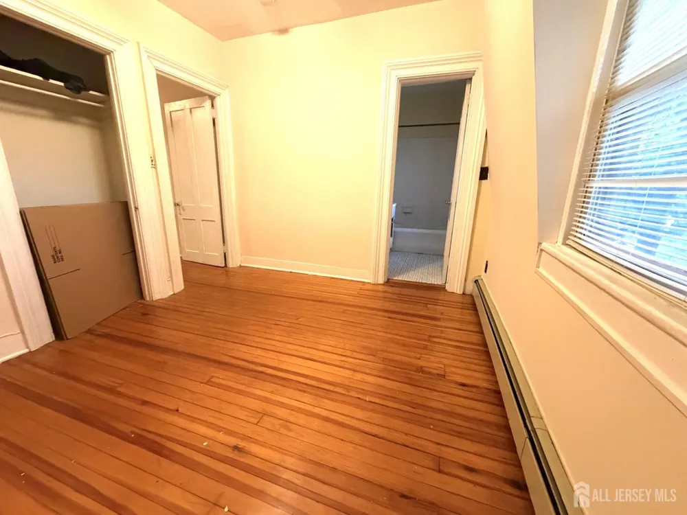 207 Woodbridge Avenue Metuchen, NJ 08840