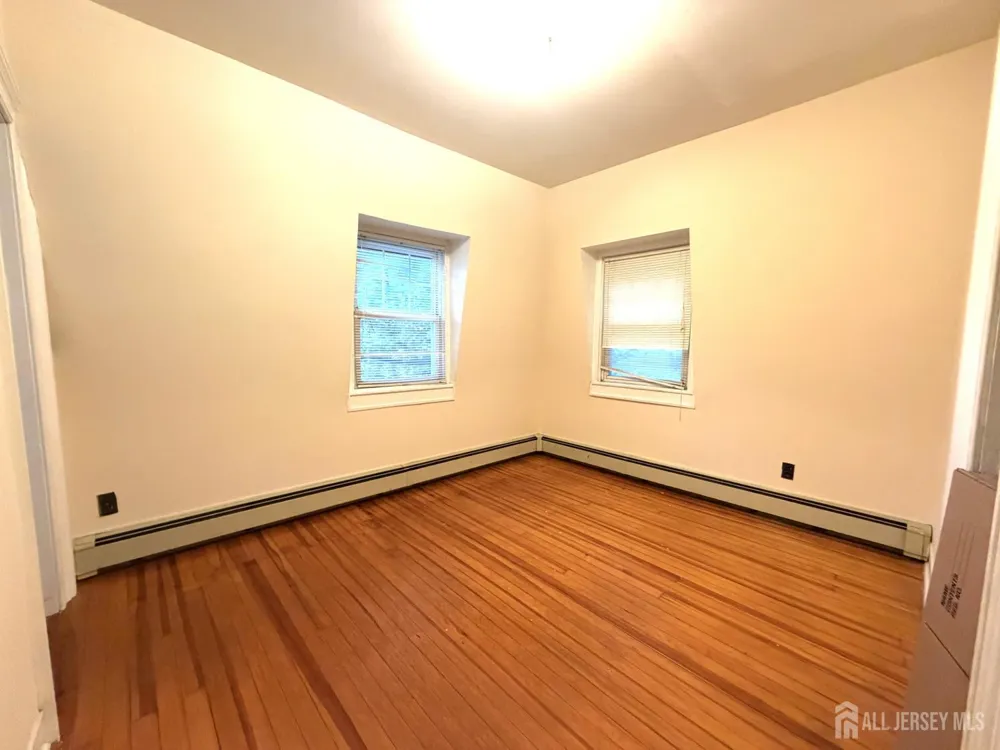 207 Woodbridge Avenue Metuchen, NJ 08840