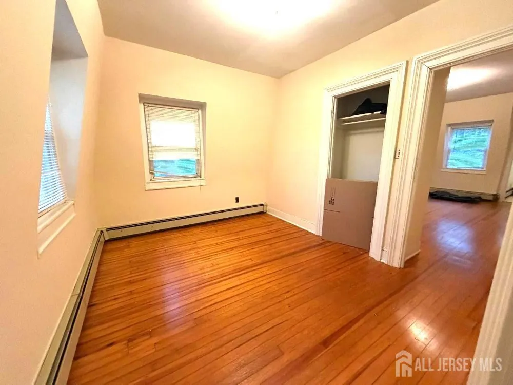 207 Woodbridge Avenue Metuchen, NJ 08840