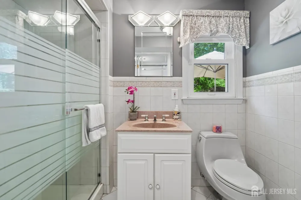 18 Mary Ellen Drive Edison, NJ 08820
