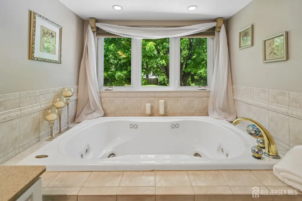 18 Mary Ellen Drive Edison, NJ 08820