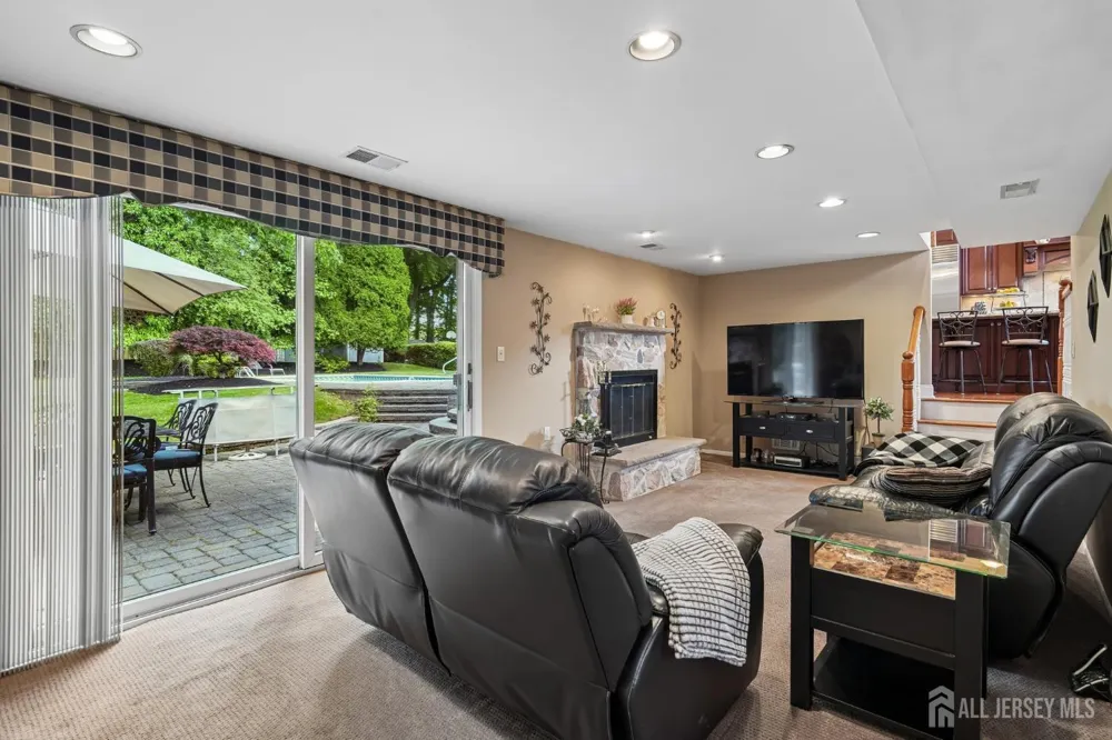 18 Mary Ellen Drive Edison, NJ 08820