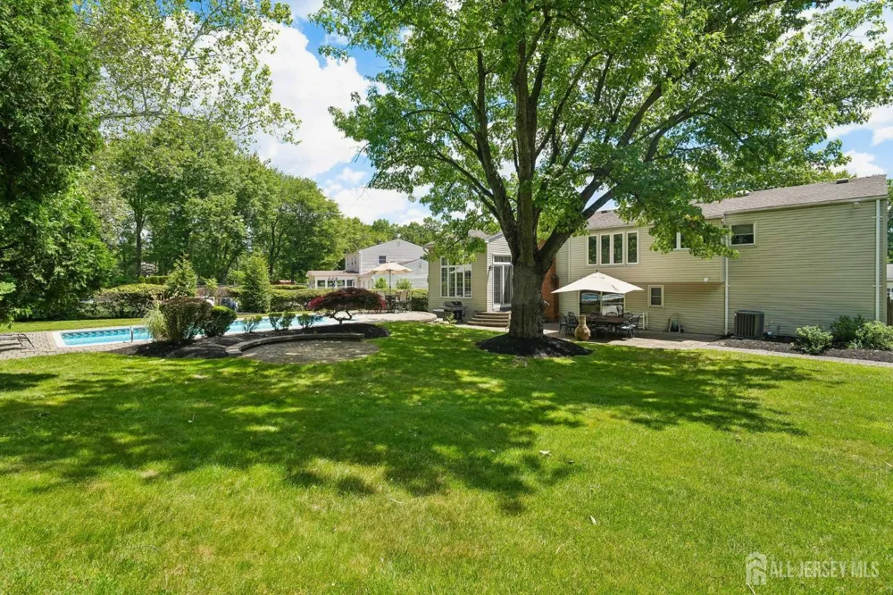 18 Mary Ellen Drive Edison, NJ 08820