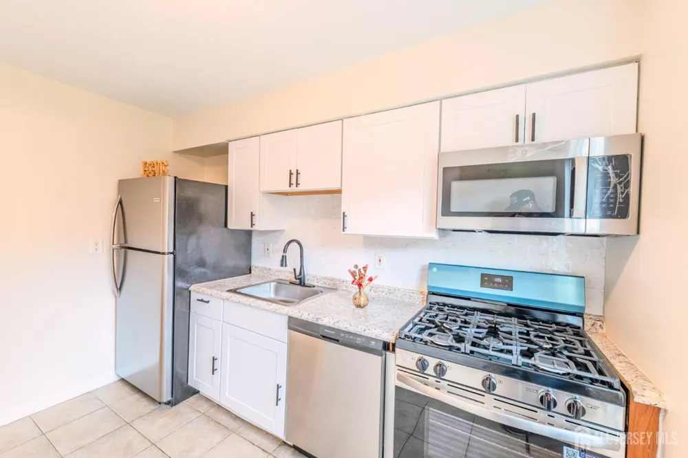 66 Fox Road #7A Edison, NJ 08817